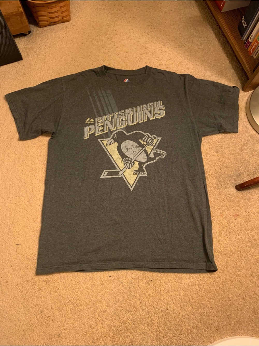 Women’s Pittsburgh penguins tshirt